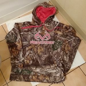 RealTree girls youth M(8-10) hoodie in camouflage w/pink logo